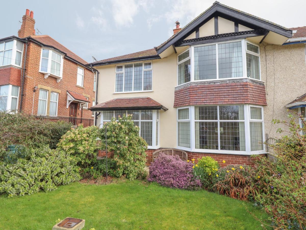 Coniston Apartment Colwyn Bay Exterior photo